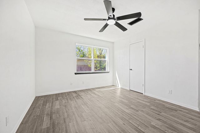 2305 Athens ST, Killeen, TX 76541