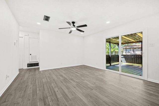 2305 Athens ST, Killeen, TX 76541