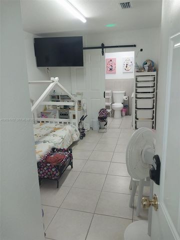 2034 NW 93rd St 0, Miami, FL 33147