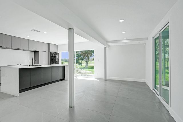 6700 E Tropical Way, Plantation, FL 33317