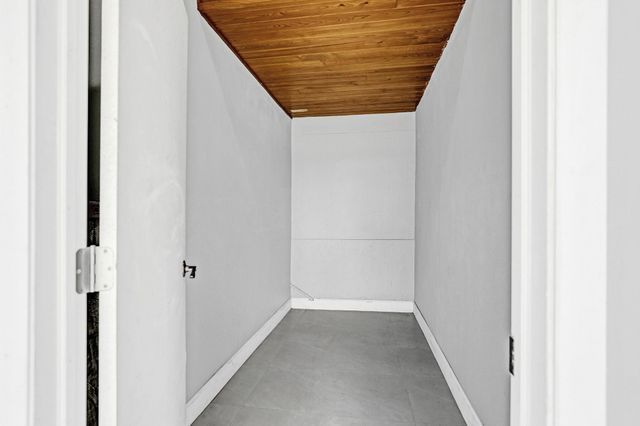 6700 E Tropical Way, Plantation, FL 33317