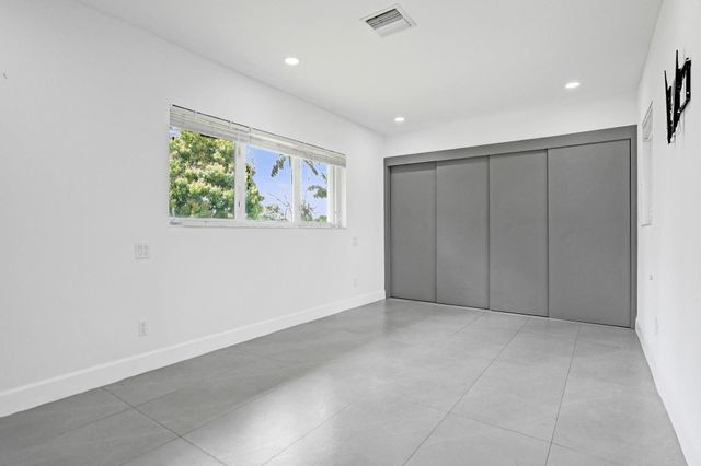 6700 E Tropical Way, Plantation, FL 33317