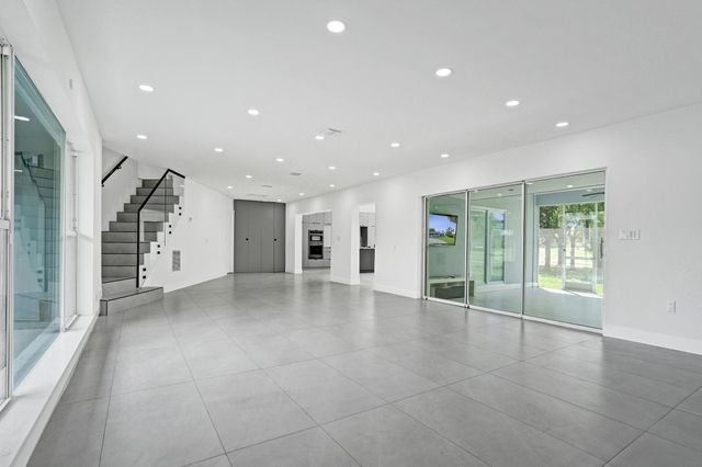 6700 E Tropical Way, Plantation, FL 33317