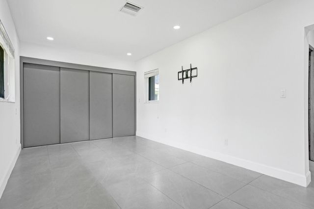 6700 E Tropical Way, Plantation, FL 33317