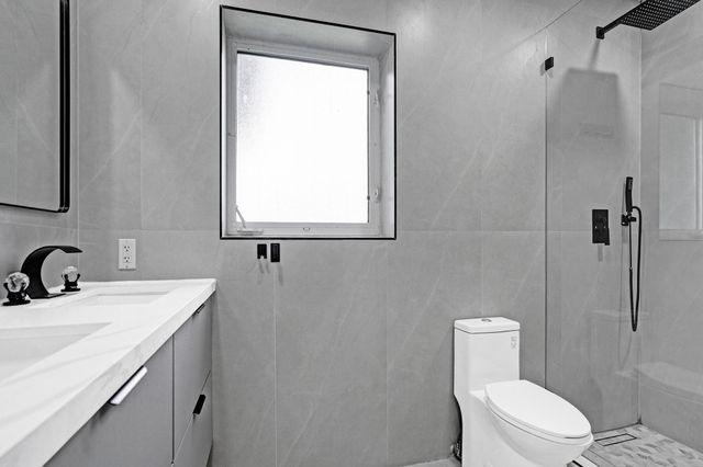 6700 E Tropical Way, Plantation, FL 33317