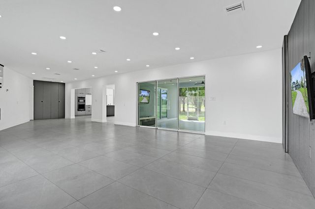 6700 E Tropical Way, Plantation, FL 33317