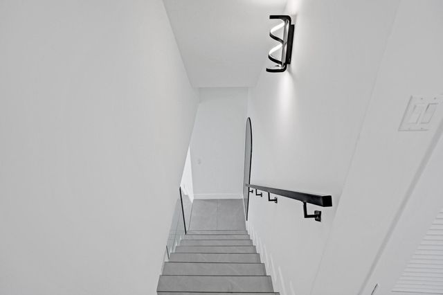 6700 E Tropical Way, Plantation, FL 33317