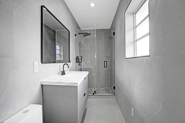 6700 E Tropical Way, Plantation, FL 33317