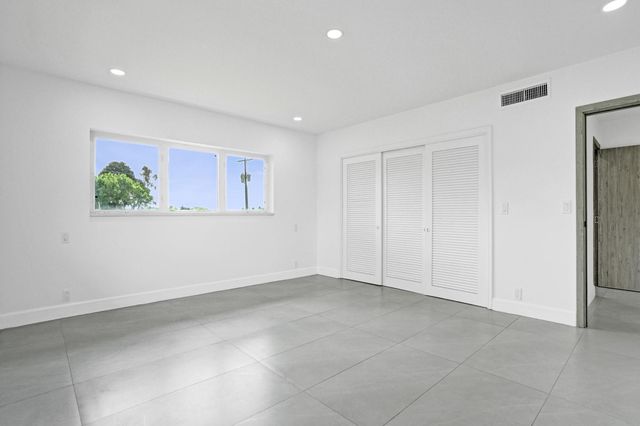 6700 E Tropical Way, Plantation, FL 33317