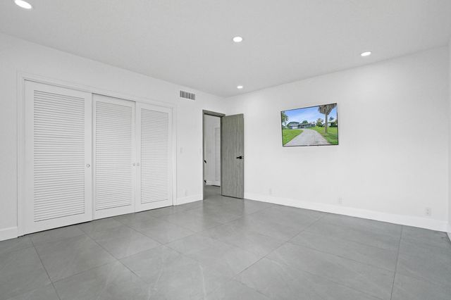 6700 E Tropical Way, Plantation, FL 33317