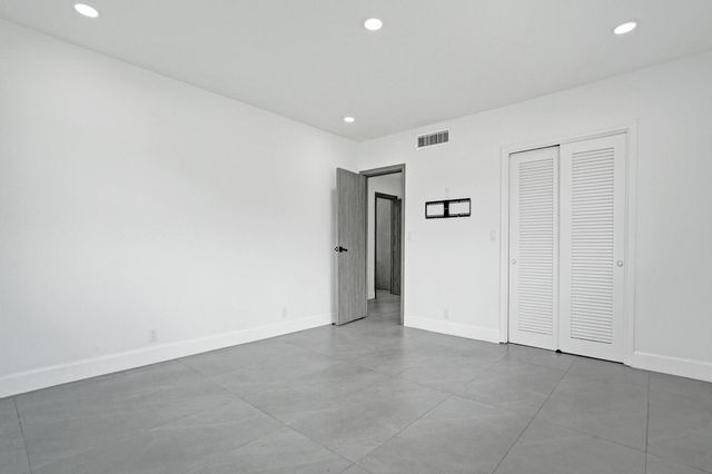 6700 E Tropical Way, Plantation, FL 33317