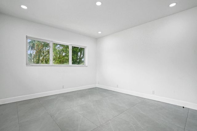 6700 E Tropical Way, Plantation, FL 33317