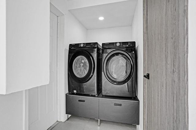 6700 E Tropical Way, Plantation, FL 33317