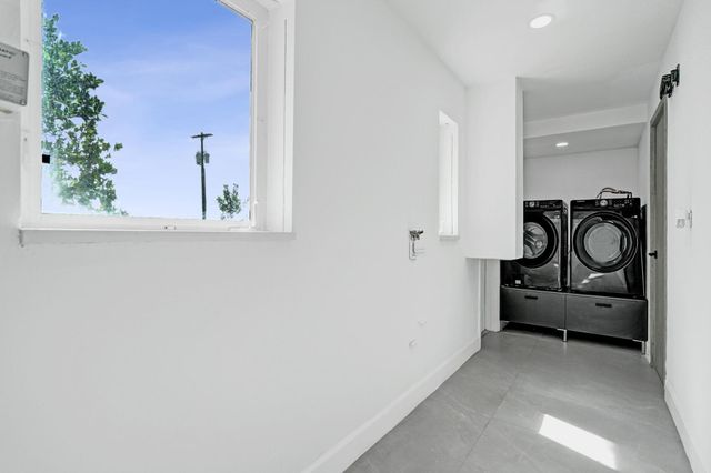 6700 E Tropical Way, Plantation, FL 33317