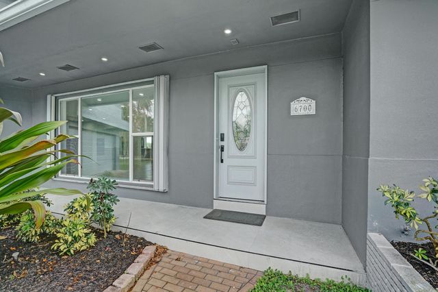 6700 E Tropical Way, Plantation, FL 33317