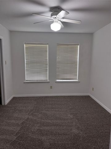 1704 S Bowen Road, Pantego, TX 76013