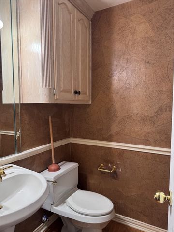 1704 S Bowen Road, Pantego, TX 76013