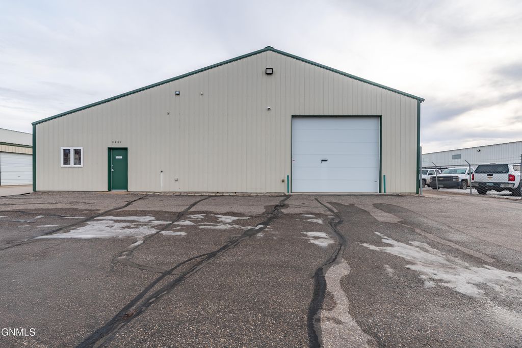 2401 Morrison Avenue, Bismarck, ND 58504