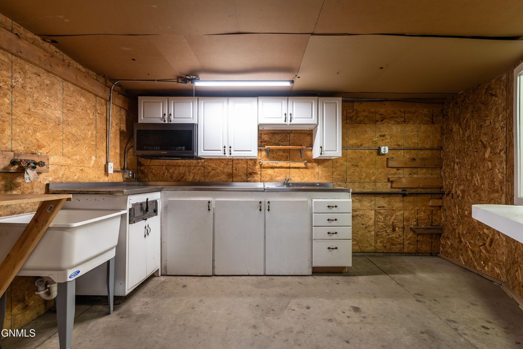 2401 Morrison Avenue, Bismarck, ND 58504 photo 14