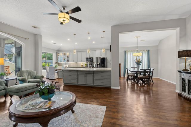 13606 Treebank Lane, Houston, TX 77070