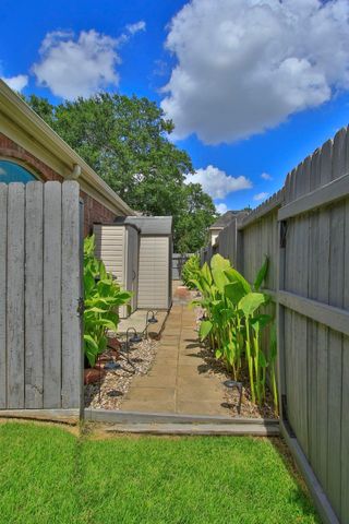13606 Treebank Lane, Houston, TX 77070