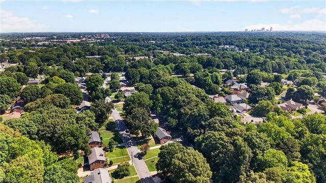 2547 Amesbury Road, Winston-salem, NC 27103