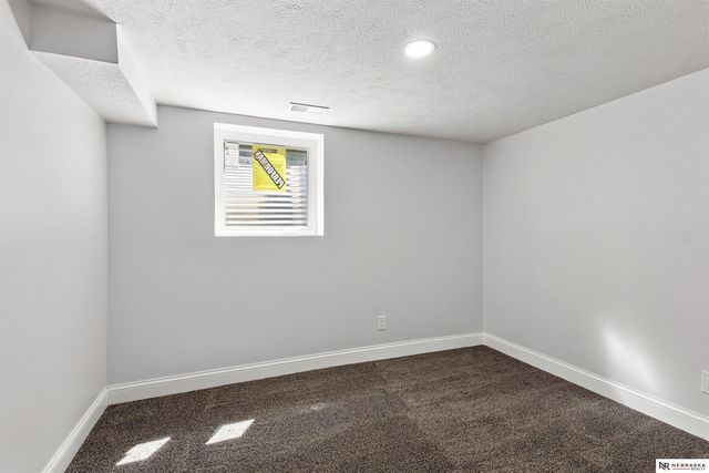 6329 N 33 Avenue, Omaha, NE 68111