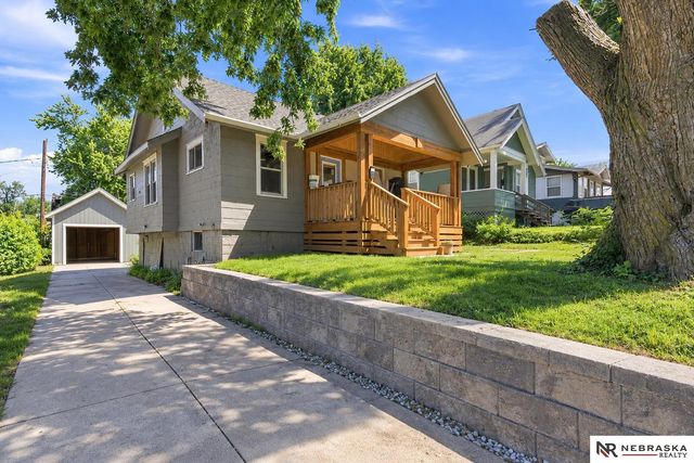 6329 N 33 Avenue, Omaha, NE 68111