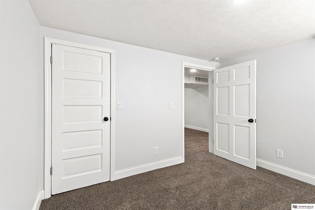 6329 N 33 Avenue, Omaha, NE 68111
