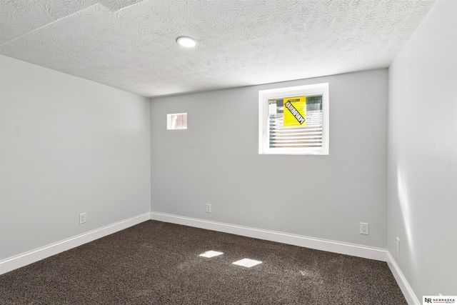6329 N 33 Avenue, Omaha, NE 68111