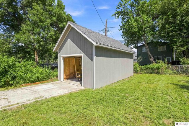 6329 N 33 Avenue, Omaha, NE 68111