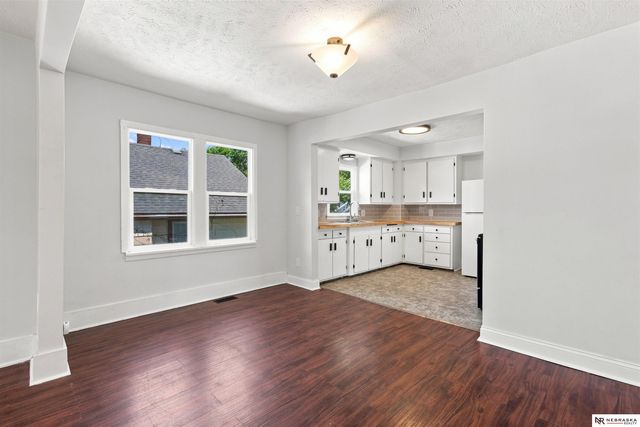 6329 N 33 Avenue, Omaha, NE 68111