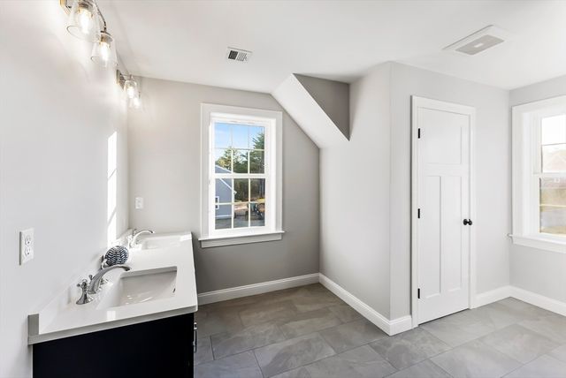 41 Bay Shore Drive, Plymouth, MA 02364