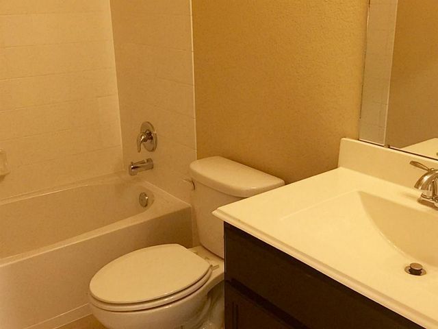 618 Longstreet Drive, Rosenberg, TX 77469