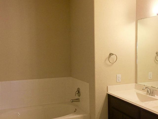 618 Longstreet Drive, Rosenberg, TX 77469