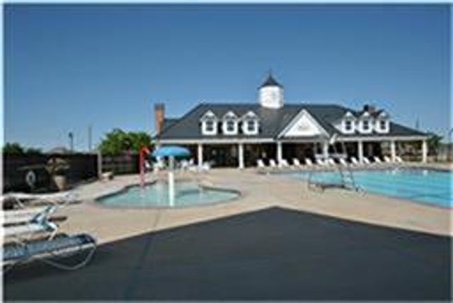 618 Longstreet Drive, Rosenberg, TX 77469