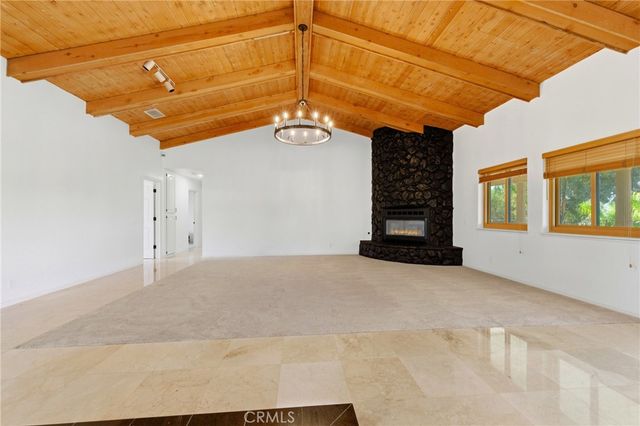 16575 Bonanza Dr, Riverside, CA 92504