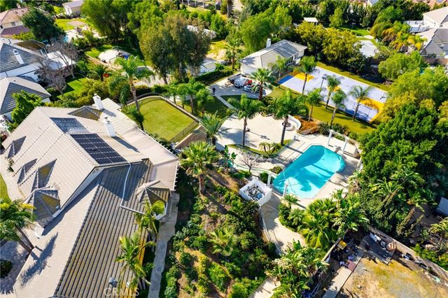 16575 Bonanza Dr, Riverside, CA 92504