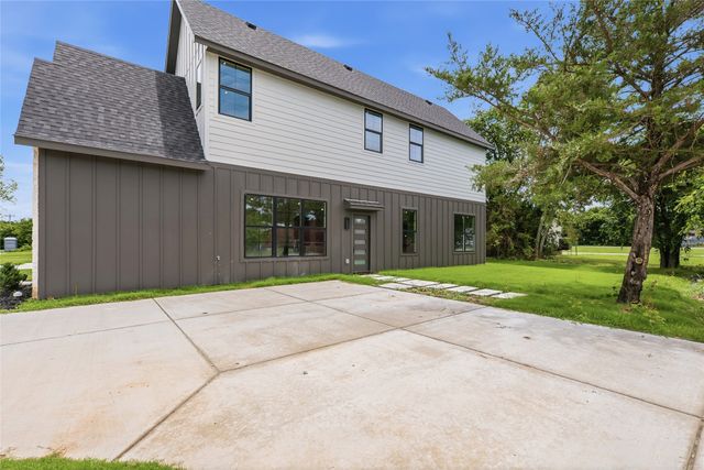301 E Locust, Leonard, TX 75452