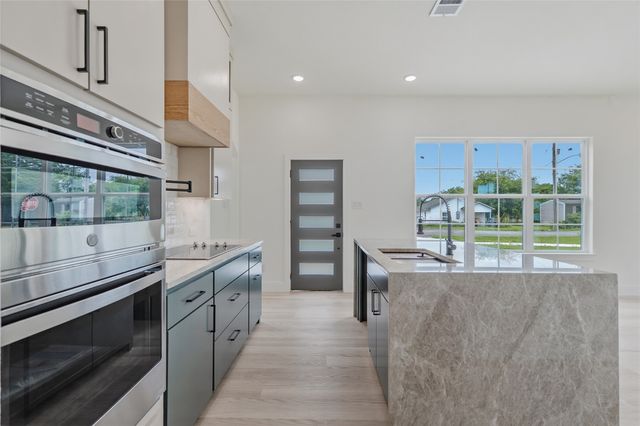 301 E Locust, Leonard, TX 75452