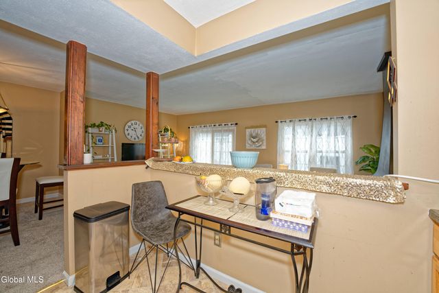 11 Fox Hollow Square, Cohoes, NY 12047