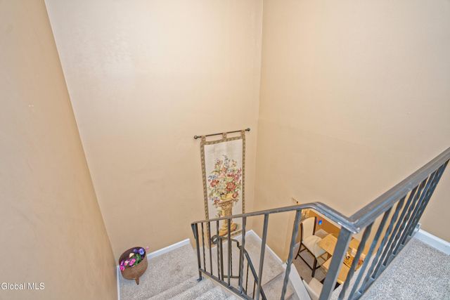 11 Fox Hollow Square, Cohoes, NY 12047