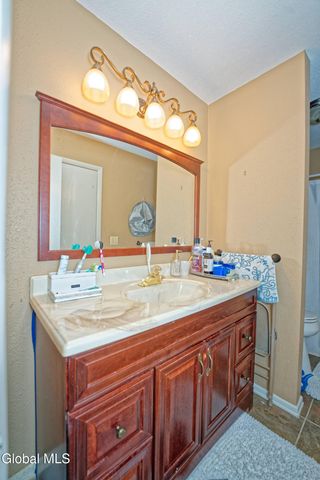 11 Fox Hollow Square, Cohoes, NY 12047