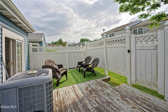 11 Fox Hollow Square, Cohoes, NY 12047