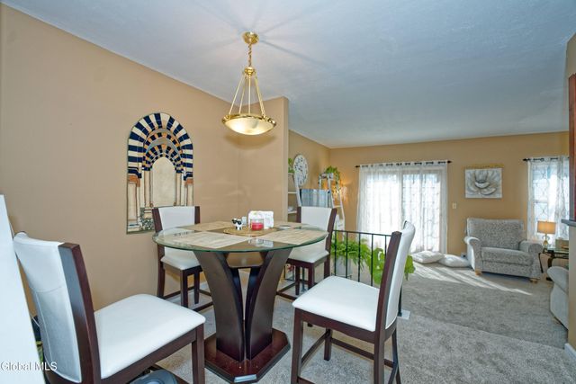 11 Fox Hollow Square, Cohoes, NY 12047