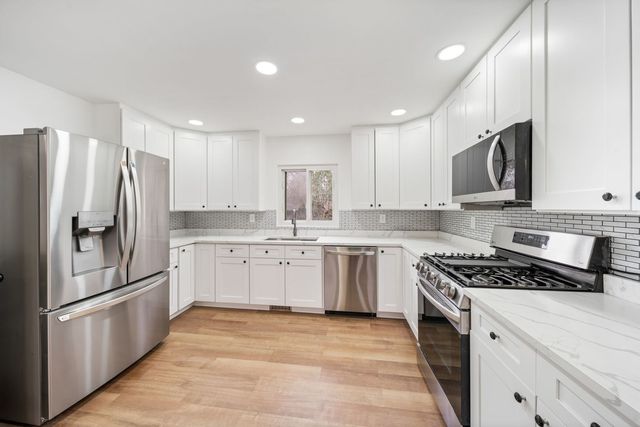 28W686 Townline Road, Warrenville, IL 60555