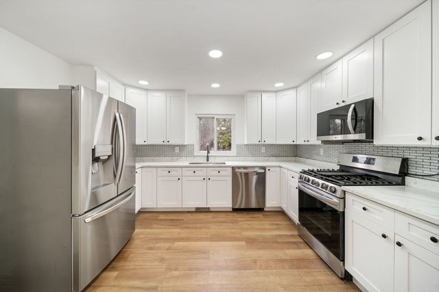 28W686 Townline Road, Warrenville, IL 60555