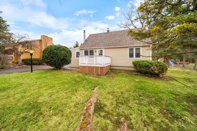 28W686 Townline Road, Warrenville, IL 60555