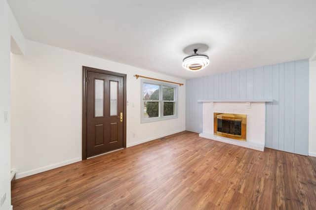 28W686 Townline Road, Warrenville, IL 60555