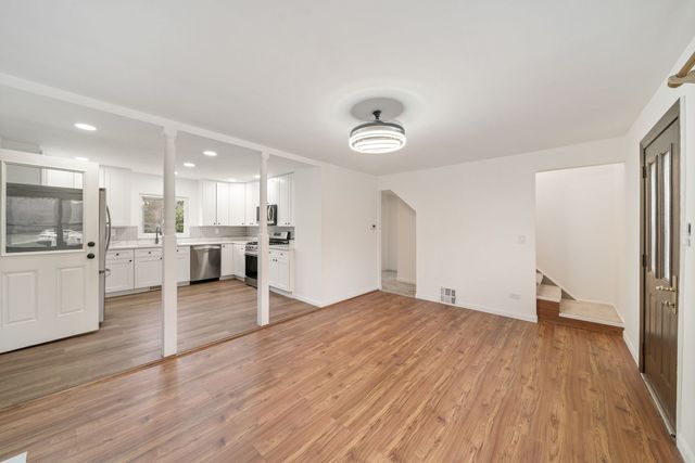 28W686 Townline Road, Warrenville, IL 60555